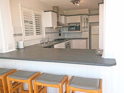 'Mooring One Downstairs', 23 Shoal Bay Rd - Fantastic Ground Floor Duplex With Views, WIFI And Air Conditioning - Accommodation Melbourne 2