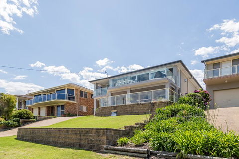 'Salt & Light' Mollymook - Accommodation Melbourne 1
