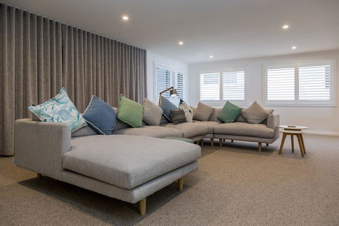 'Salt & Light' Mollymook - Accommodation Melbourne 2