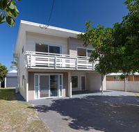 'SeaHaven' 2 Richardson Ave - Large home with Aircon Smart TV WIFI Netflix  Boat Parking - Accommodation Melbourne