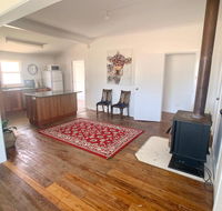 'The Wattles' - True Country Escape Near Wineries - Borenore - Accommodation Melbourne