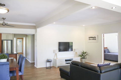 'Top Tier' Dog Friendly Holiday Home - Accommodation Melbourne 3