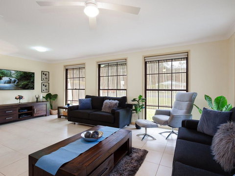 'Willows At The Bay' 111 Horace St - Large House With Aircon, WIFI And Boat Parking. - Accommodation Melbourne 1