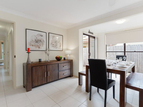 'Willows At The Bay' 111 Horace St - Large House With Aircon, WIFI And Boat Parking. - Accommodation Melbourne 2