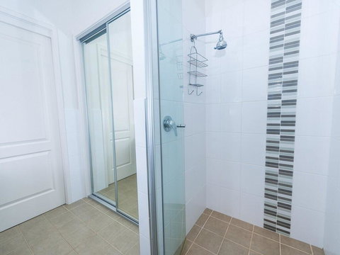 1 'Florida', 5 Lillian Street - 2 Min Walk To Beach, Shops & Restaurants - Accommodation Melbourne 2