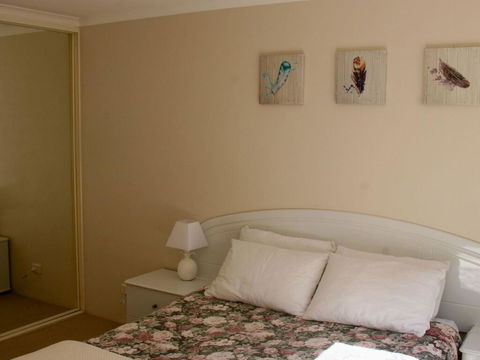 1 'The Clippers' 131 Soldiers Point Road - Fabulous Waterfront Unit - Accommodation Melbourne 3