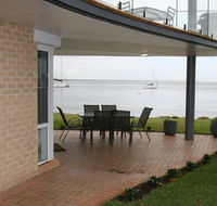 1 'The Clippers' 131 Soldiers Point Road - fabulous waterfront unit - Accommodation Melbourne