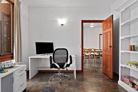 1 Gordon St, Cowes - Kenros Beach House - Accommodation Melbourne 0