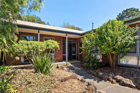 1 Gordon St, Cowes - Kenros Beach House - Accommodation Melbourne 1
