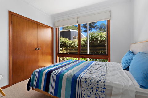 1 Gordon St, Cowes - Kenros Beach House - Accommodation Melbourne 2