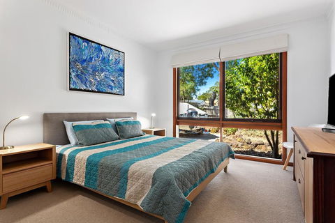 1 Gordon St, Cowes - Kenros Beach House - Accommodation Melbourne 3