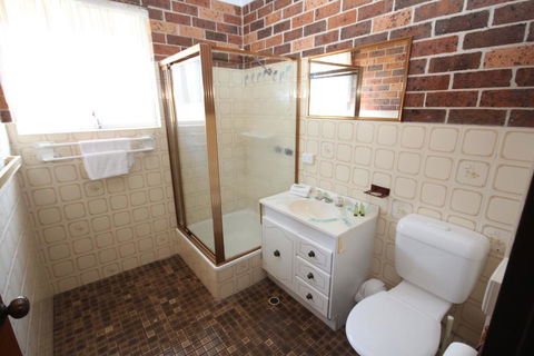 1/2 Brunswick Avenue - Accommodation Melbourne 3