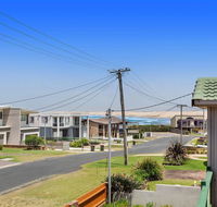 1/32 Ocean Avenue - three bedrooms three bathrooms air con boat parking  water views - Accommodation Melbourne