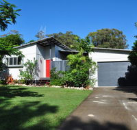 10 Double Island Drive - Modern family home centrally located swimming pool  outdoor area - Melbourne 4u