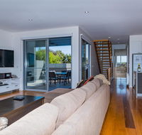 10 Sands Bvd - Accommodation Melbourne