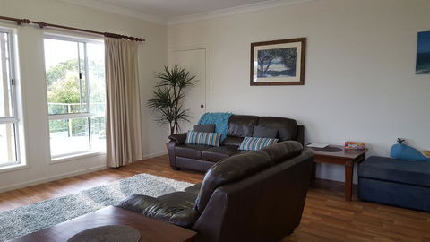 100 Cooloola Drive - Accommodation Melbourne 3