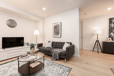 106, Modern Prestige, 3-Storey New Establishment - Accommodation Melbourne 2
