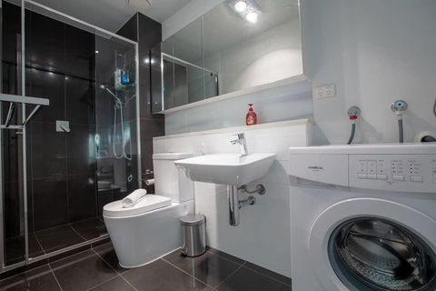 107, Light Filled Cozy Apt In The Heart Of St Kilda - Accommodation Melbourne 1