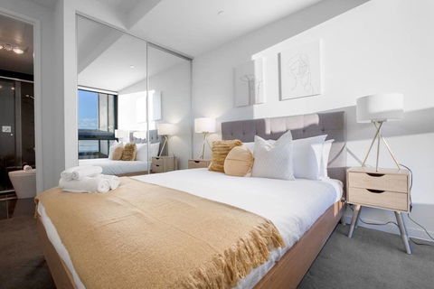 107, Light Filled Cozy Apt In The Heart Of St Kilda - Accommodation Melbourne 3