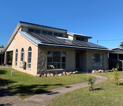 11 Anchovy Street - Tin Can Bay Summer Haven Coastal Retreat - Accommodation Melbourne 2