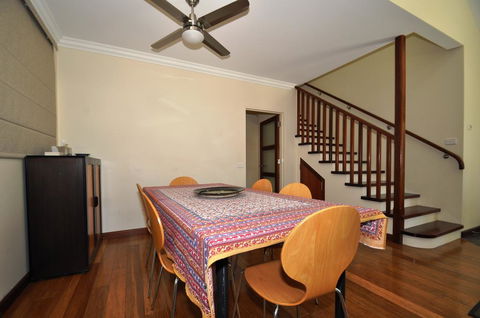 11 Barkala St. Dalmeny - Accommodation Melbourne 3
