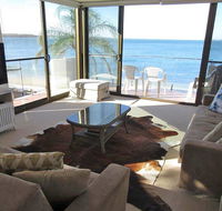 13 'Harbourside' 3-7 Soldiers Point Road - fantastic waterfront unit - Accommodation Melbourne