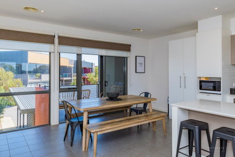 13 Shore Place - Accommodation Melbourne 0