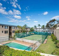 14 'THE DUNES' 38 MARINE DR - LARGE UNIT WITH POOL TENNIS COURT AND DIRECTLY ACROSS FROM FINGAL - Accommodation Melbourne