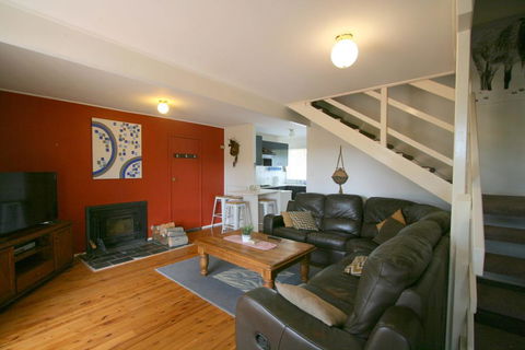 14 Cobbon Crescent Jindabyne - Accommodation Melbourne 0