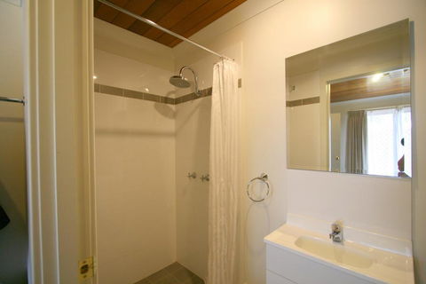 14 Cobbon Crescent Jindabyne - Accommodation Melbourne 1