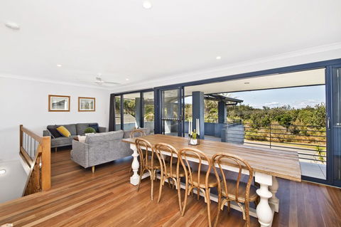143 Matthew Flinders Drive, Port Macquarie - Accommodation Melbourne 0