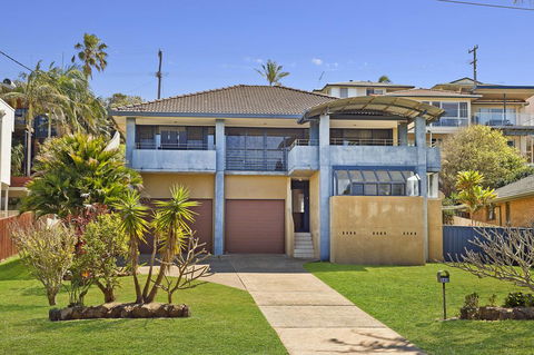 143 Matthew Flinders Drive, Port Macquarie - Accommodation Melbourne 1