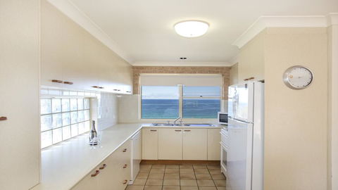 143 Mitchell Pde - Magnificent Outlook - Accommodation Melbourne 3