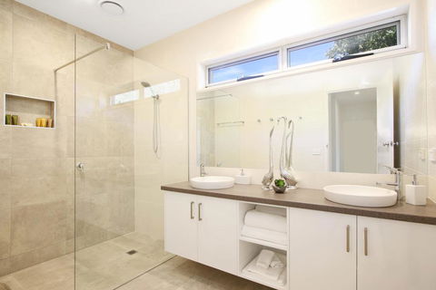 18 On Rayner - Swish Apartment Myrtleford - Accommodation Melbourne 0