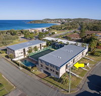 2 'The Dunes' 38 Marine Drive - pool tennis court and so close to the beach - Accommodation Melbourne