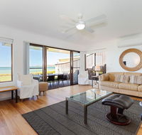 2 'The Pelicans' 53 Soldiers Point Road - ground floor unit on the waterfront - Accommodation Melbourne