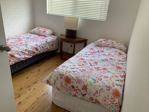 2 Bed Bar Beach Apartment - Stroll To Beach & Cafes, Supermarket Apartment 6 - Accommodation Melbourne 2