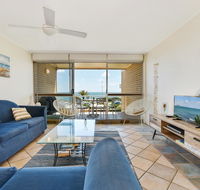 2 Bedroom Top Floor Unit - Ocean Views and Pool - Accommodation Melbourne