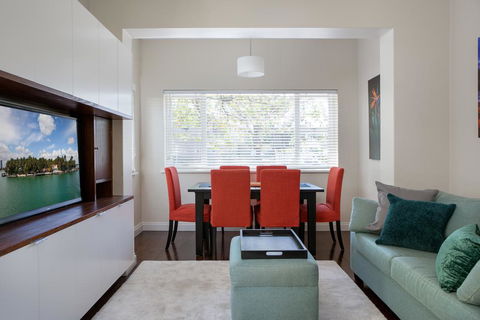 2-Bed Balmain Retreat With Outdoor Patio - Accommodation Melbourne 2