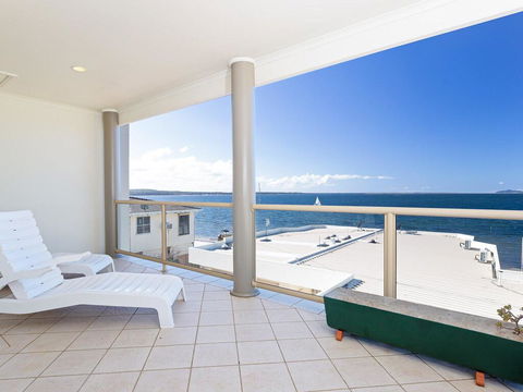 2/141A Soldiers Point Road - Large Waterfront Duplex Across From The Bowling Club - Accommodation Melbourne 0