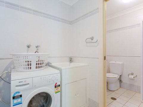 2/141A Soldiers Point Road - Large Waterfront Duplex Across From The Bowling Club - Accommodation Melbourne 3