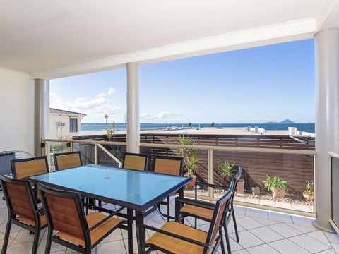 2/141A Soldiers Point Road - Large Waterfront Duplex Across From The Bowling Club - Accommodation Melbourne 2