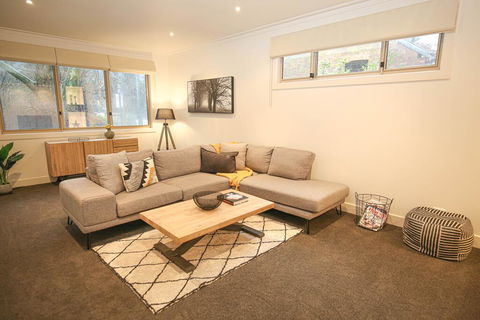 22 Riverside - Accommodation Melbourne 0