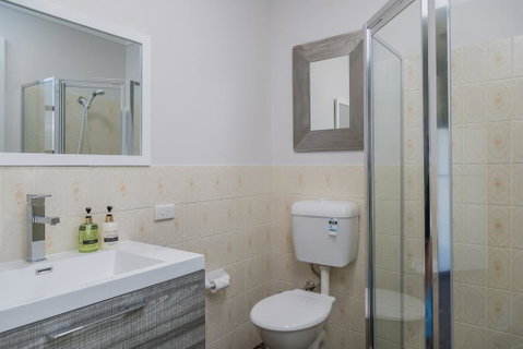 235 Mitchell Parade, Mollymook - Accommodation Melbourne 3