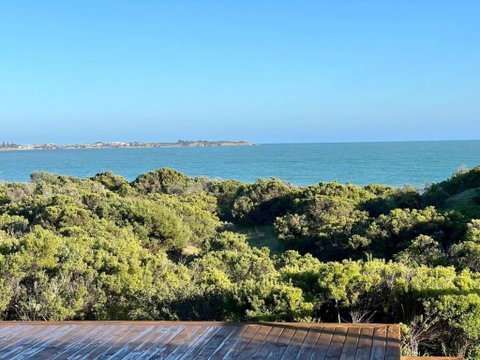 C4 Miles Beach Shack - Accommodation Melbourne 1