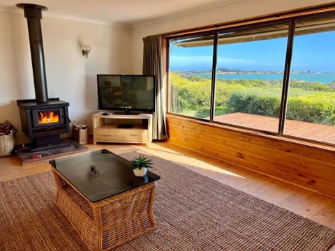 C4 Miles Beach Shack - Accommodation Melbourne 3