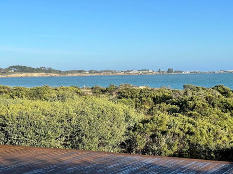 C4 Miles Beach Shack - Accommodation Melbourne 0