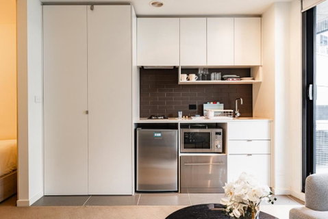 CBD 2-Bedroom With Balcony Near Attractions - Accommodation Melbourne 2