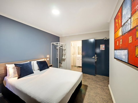 28 Hotel - Accommodation Melbourne 1