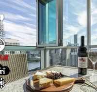 2BR EPIC VIEWS  CBD  2 Cars  Pool Wine Gym Netflix - Accommodation Melbourne